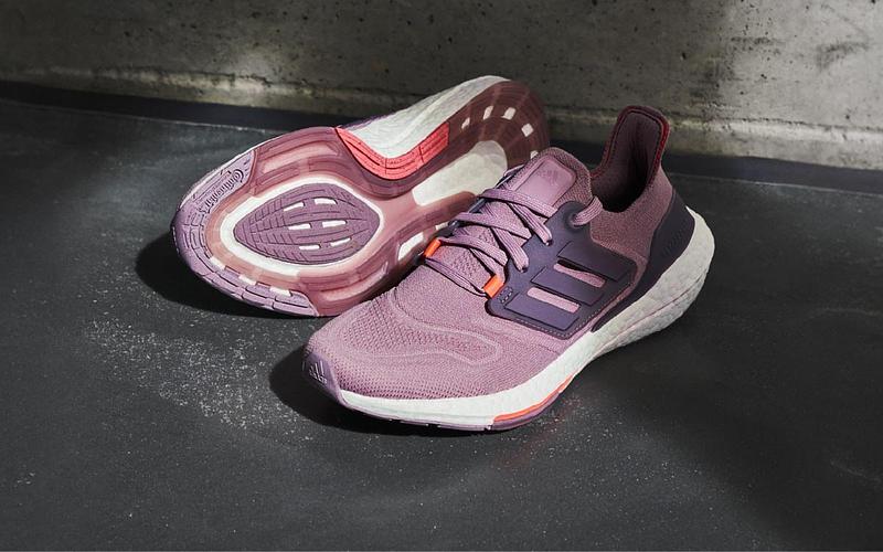 新款超美！adidas進化版UltraBOOST 22『雪花白、紫藕粉』女生運動鞋